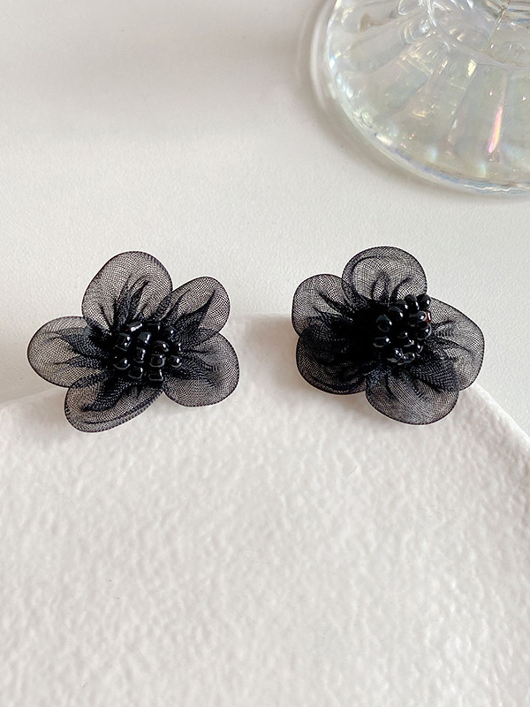 

FIMBUL Lace Flower Design Studs Earrings, Black