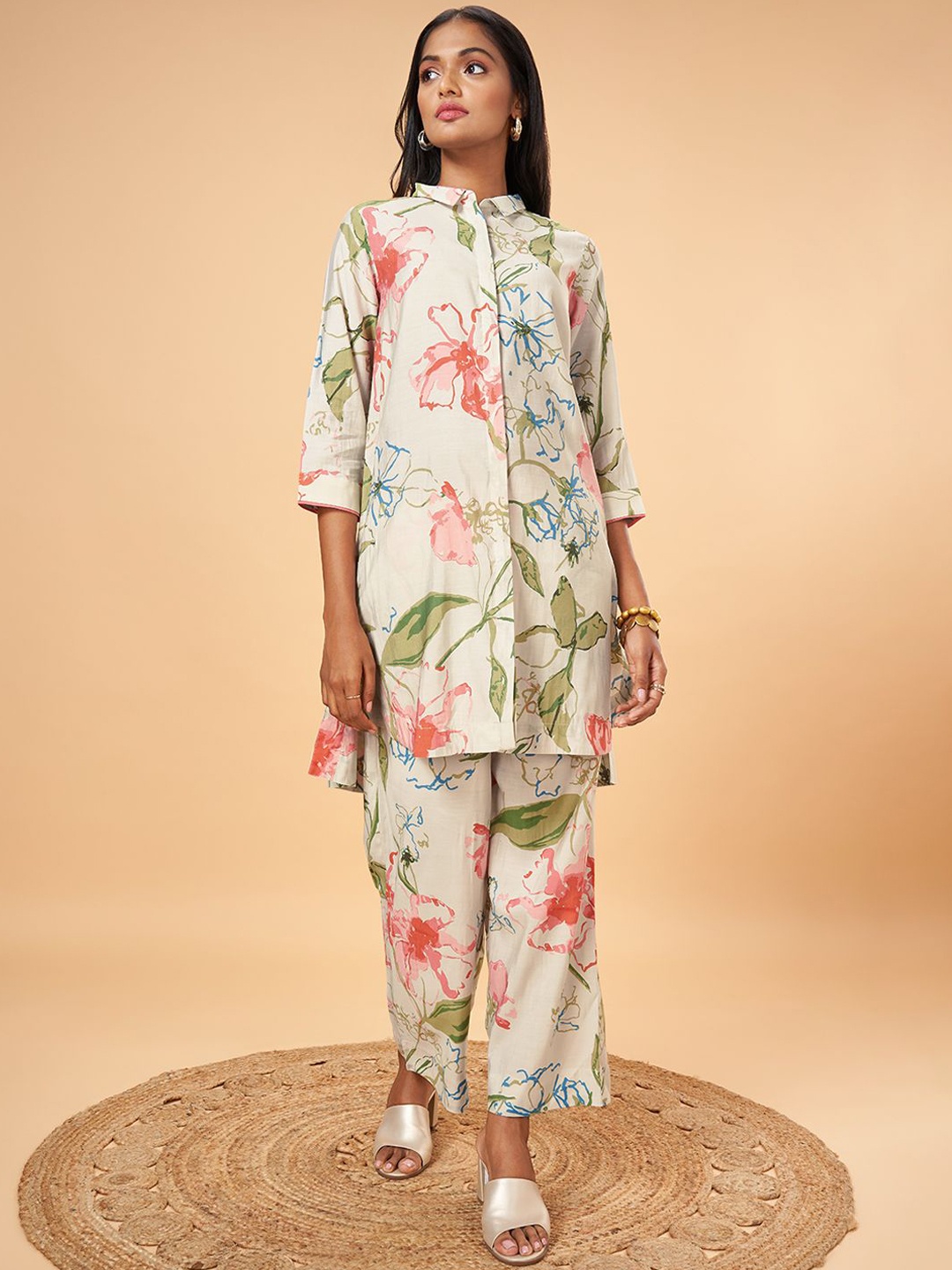 

Marigold Lane Women Floral Printed Regular Kurta with Palazzos, White