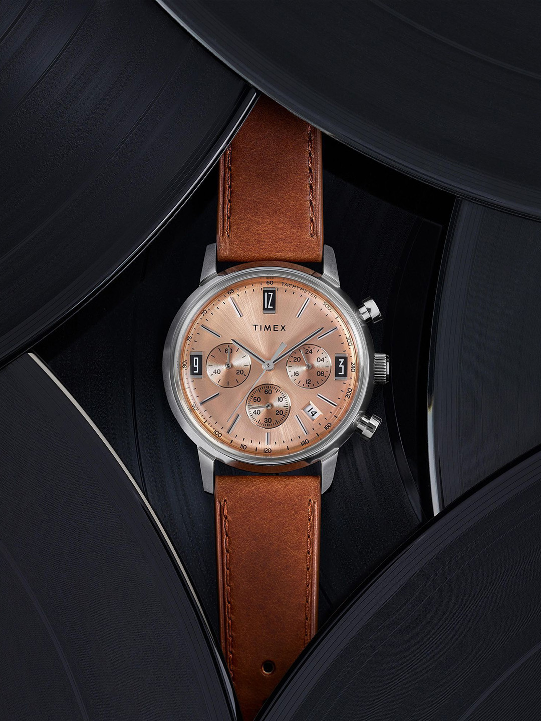 

Timex Men Dial & Leather Straps Analogue Watch TW2W51400UJ, Rose gold