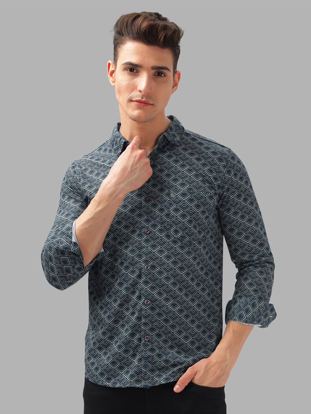 

BULLMER Men Spread Collar Geometric Printed Cotton Casual Shirt, Green