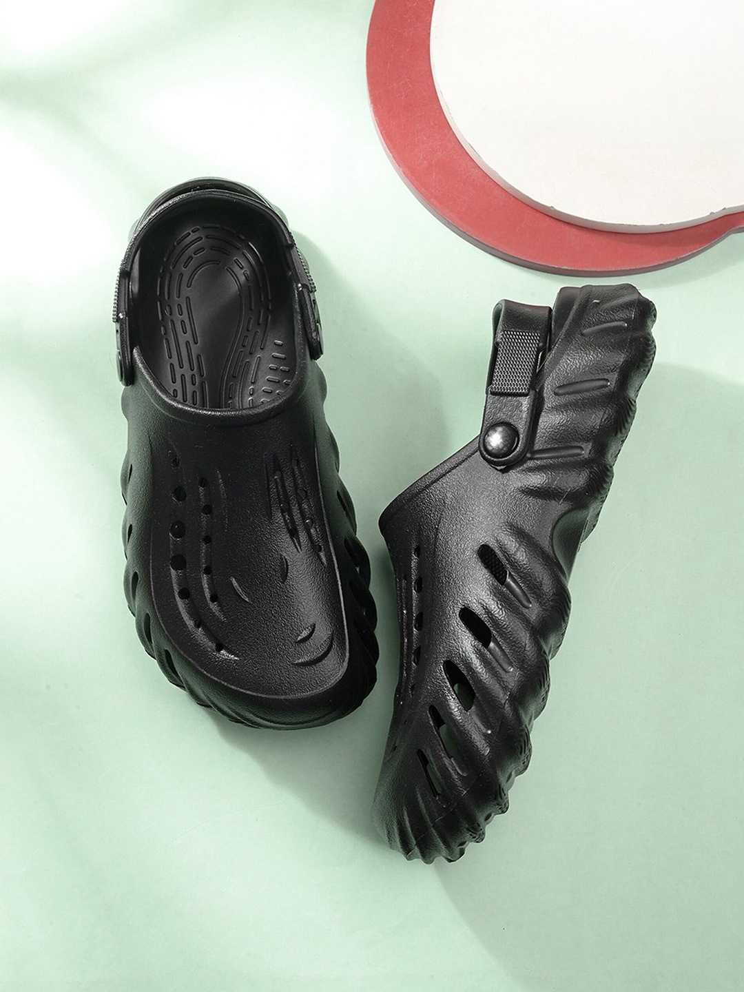 

Smoothlite Men Ultrasoft Lightweight Croslite Clogs, Black