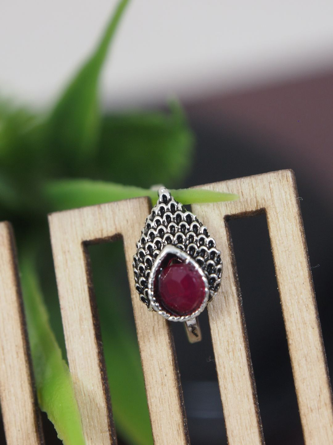 

I Jewels Silver-Plated Oxidised Clip On Stud Nosepin