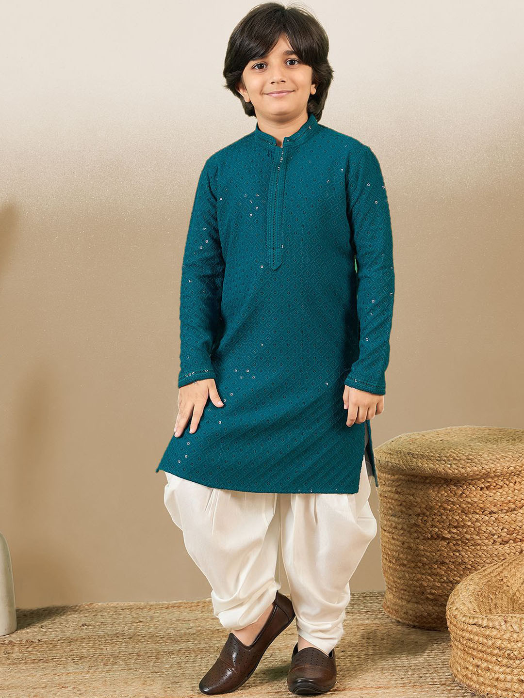 

YK Boys Ethnic Motifs Embroidered Regular Sequinned Kurta with Patiala, Green