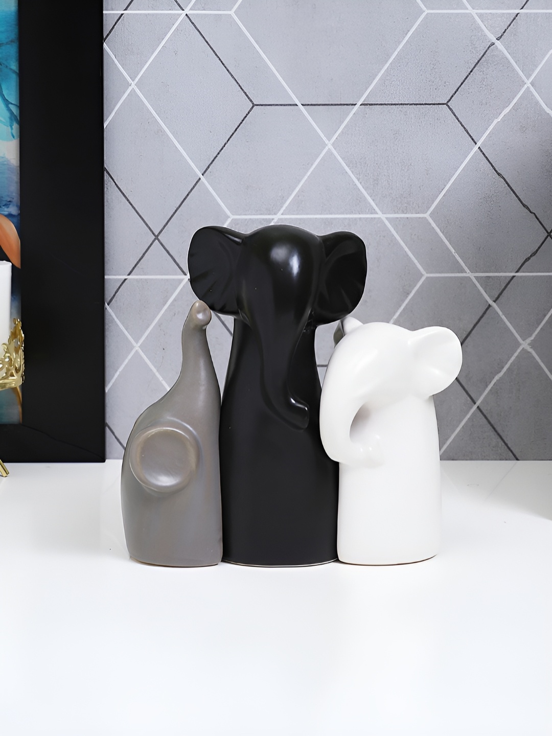 

TAYHAA Black 3 Pieces Ceramic Elephant Showpieces