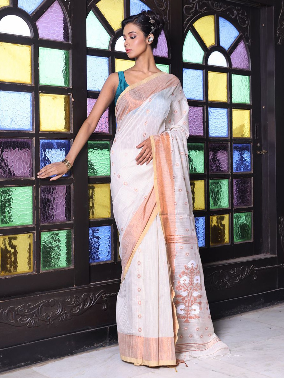 

Charukriti Ethnic Motifs Zari Saree, Beige