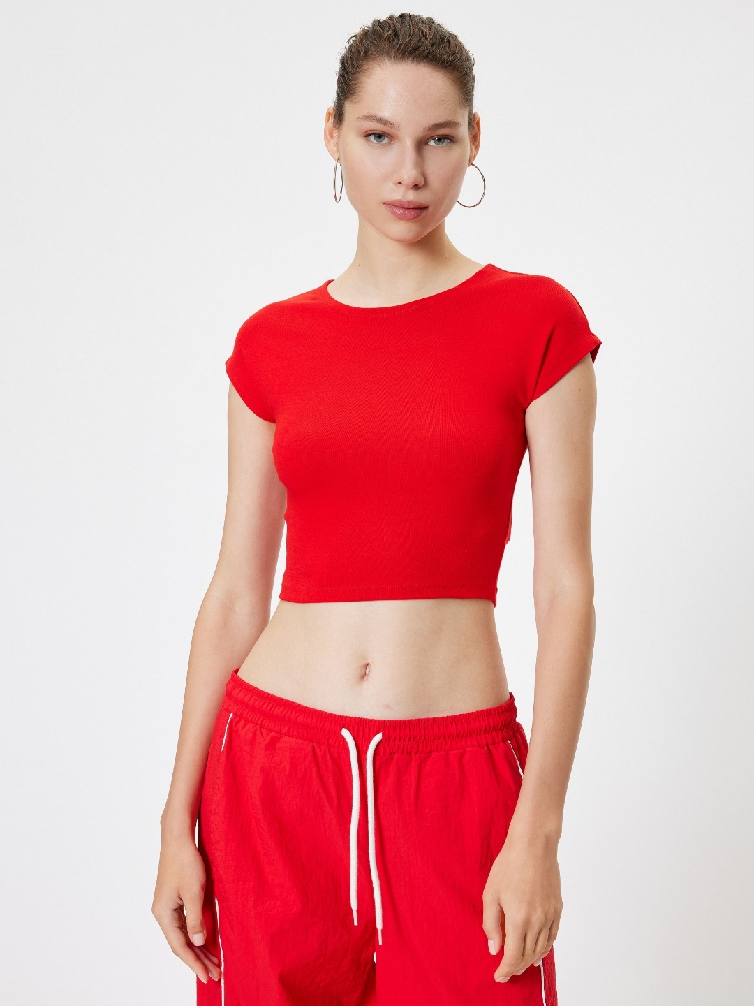 

Koton Women Solid Round Neck Slim Fit T-shirt, Red