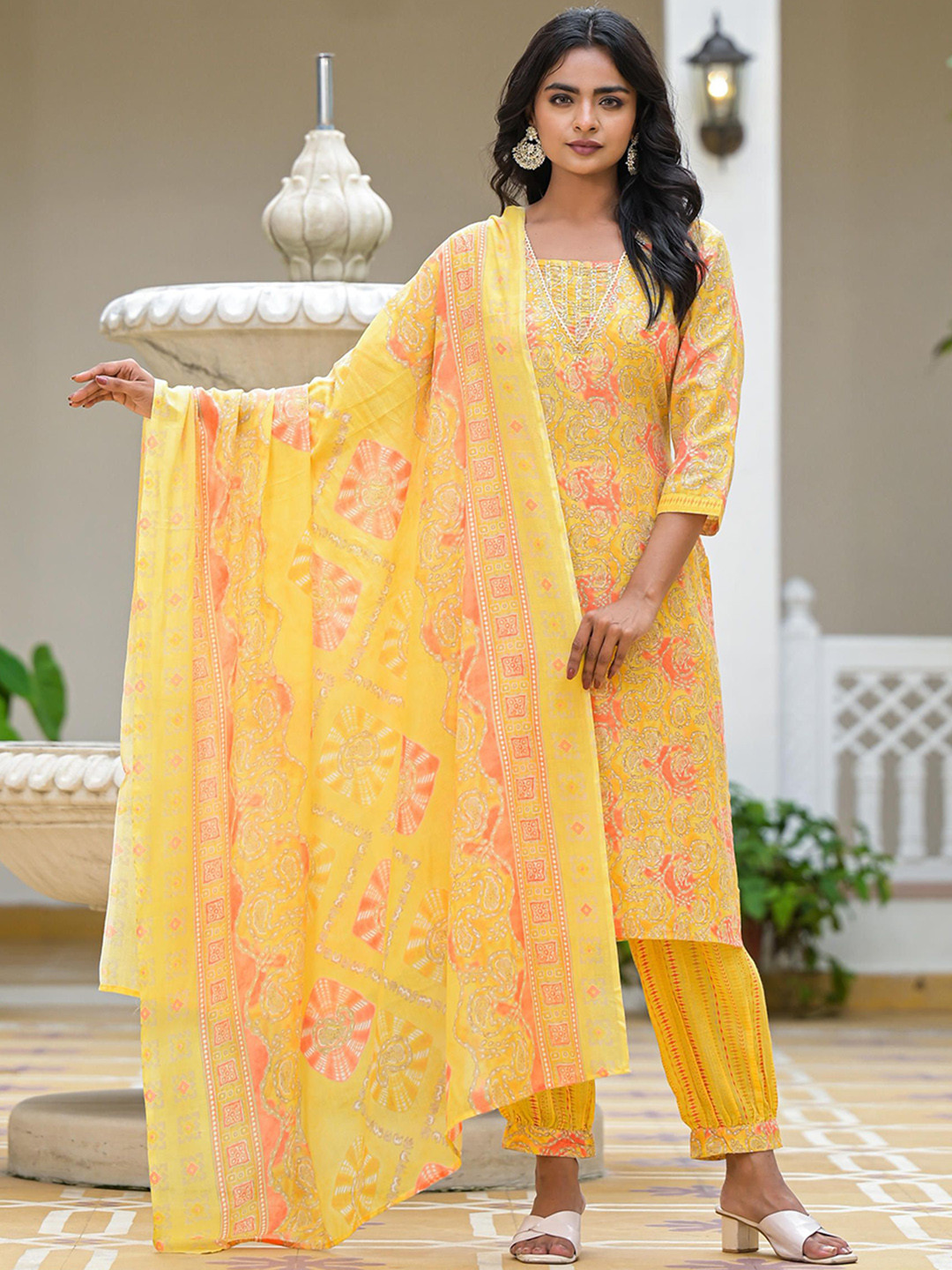 

Juniper Floral Printed Regular Sequinned Straight Kurta with Trousers & Dupatta, Yellow