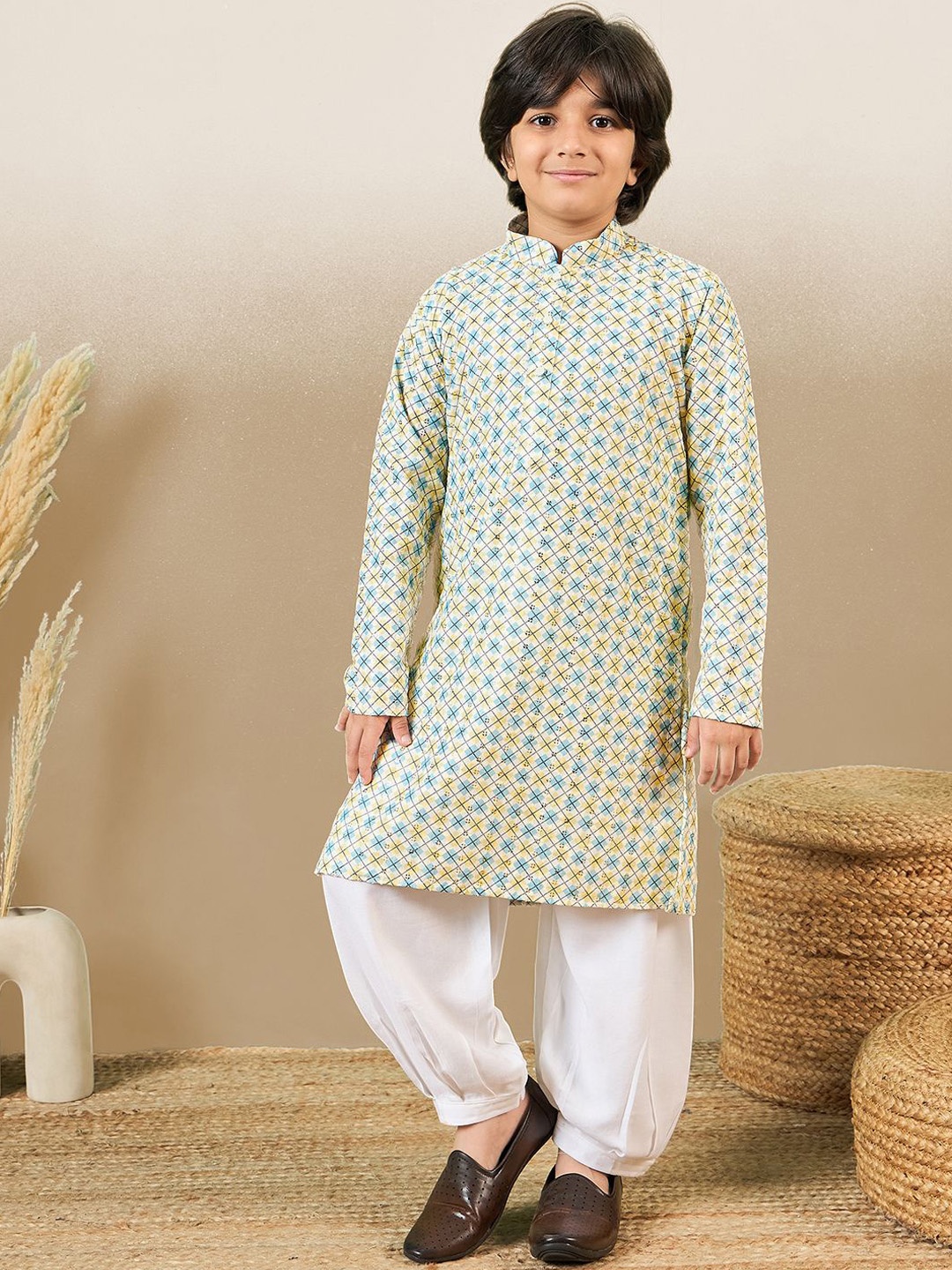 

YK Boys Printed Regular Sequinned Kurta with Patiala, Yellow