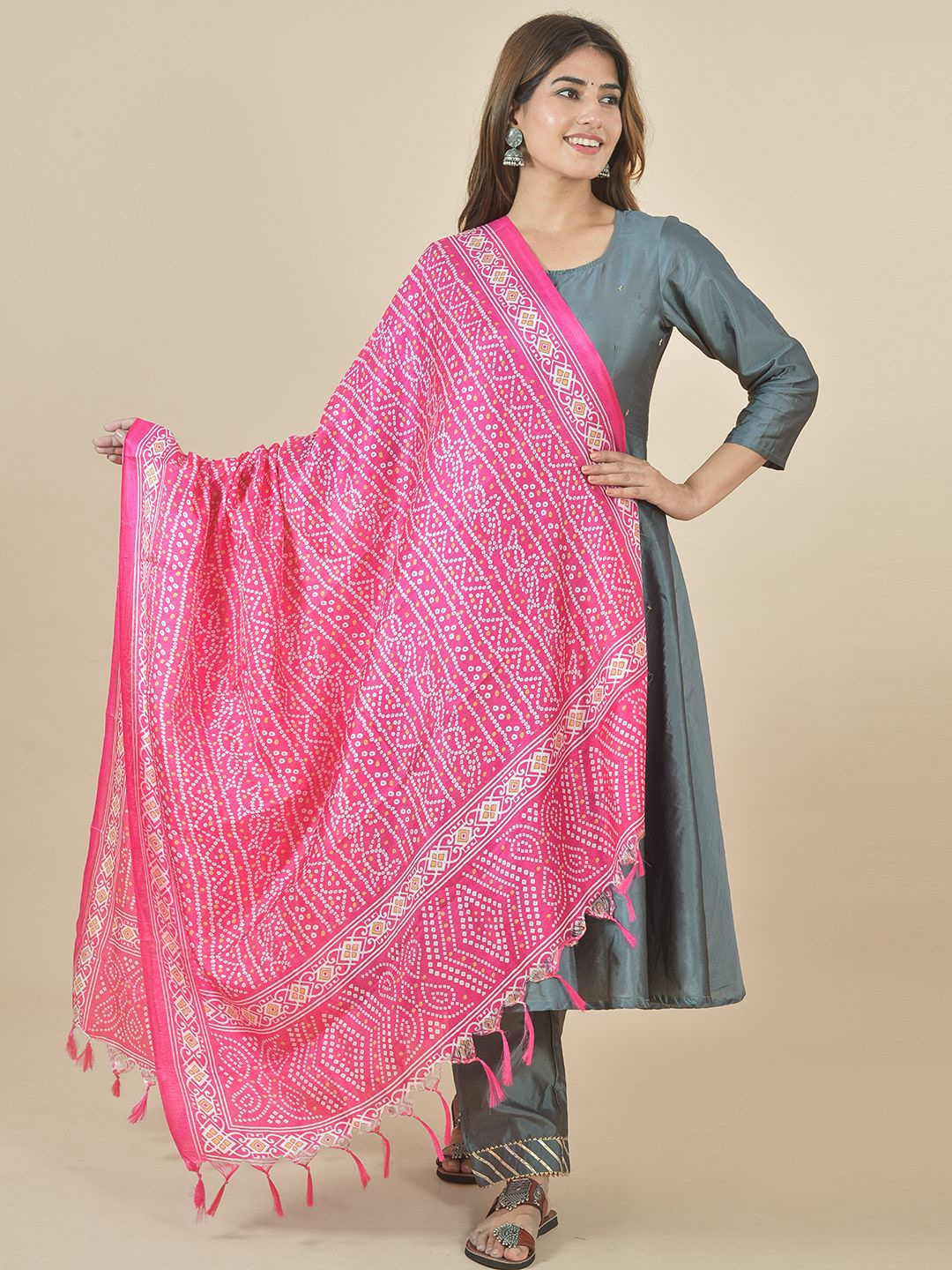 

LA FEMINAE Bandhani Printed Dupatta, Pink