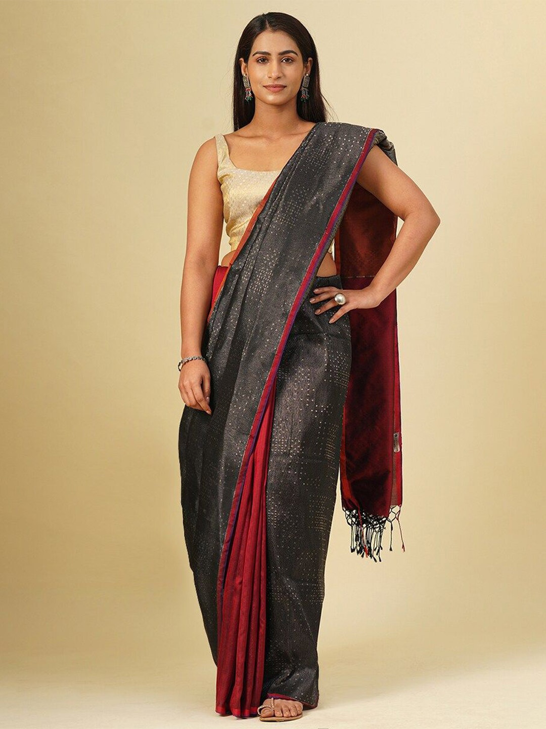 

JAYPORE Woven Design Pure Silk Saree, Grey