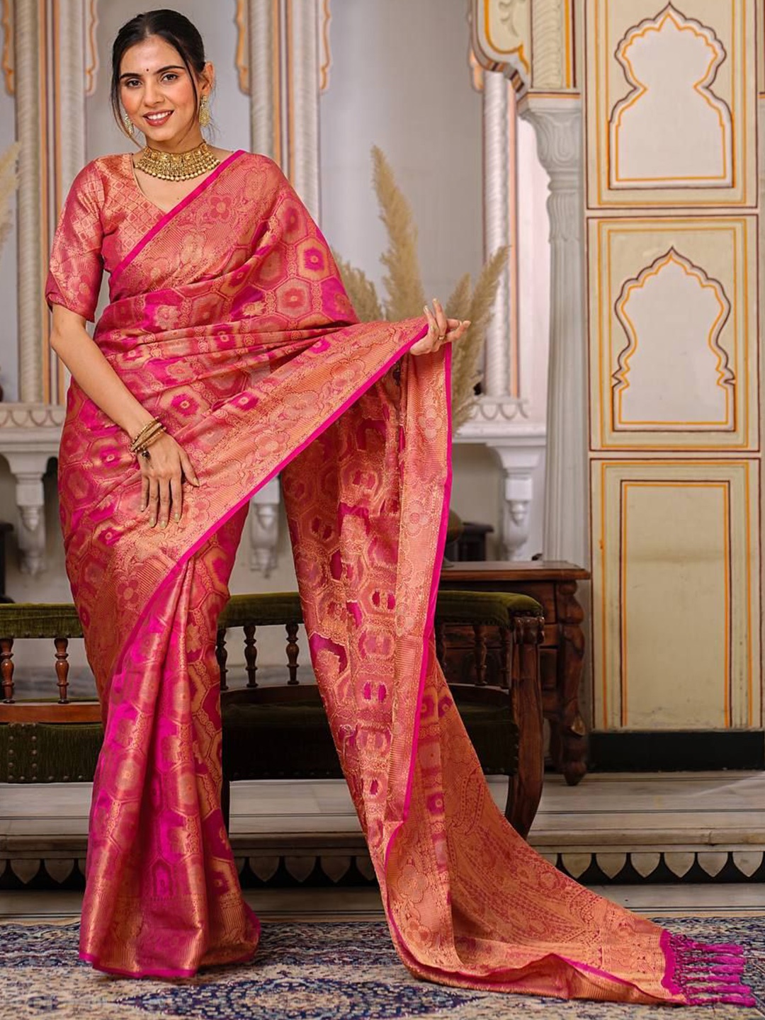 

AWRIYA Woven Design Zari Organza Banarasi Saree, Pink