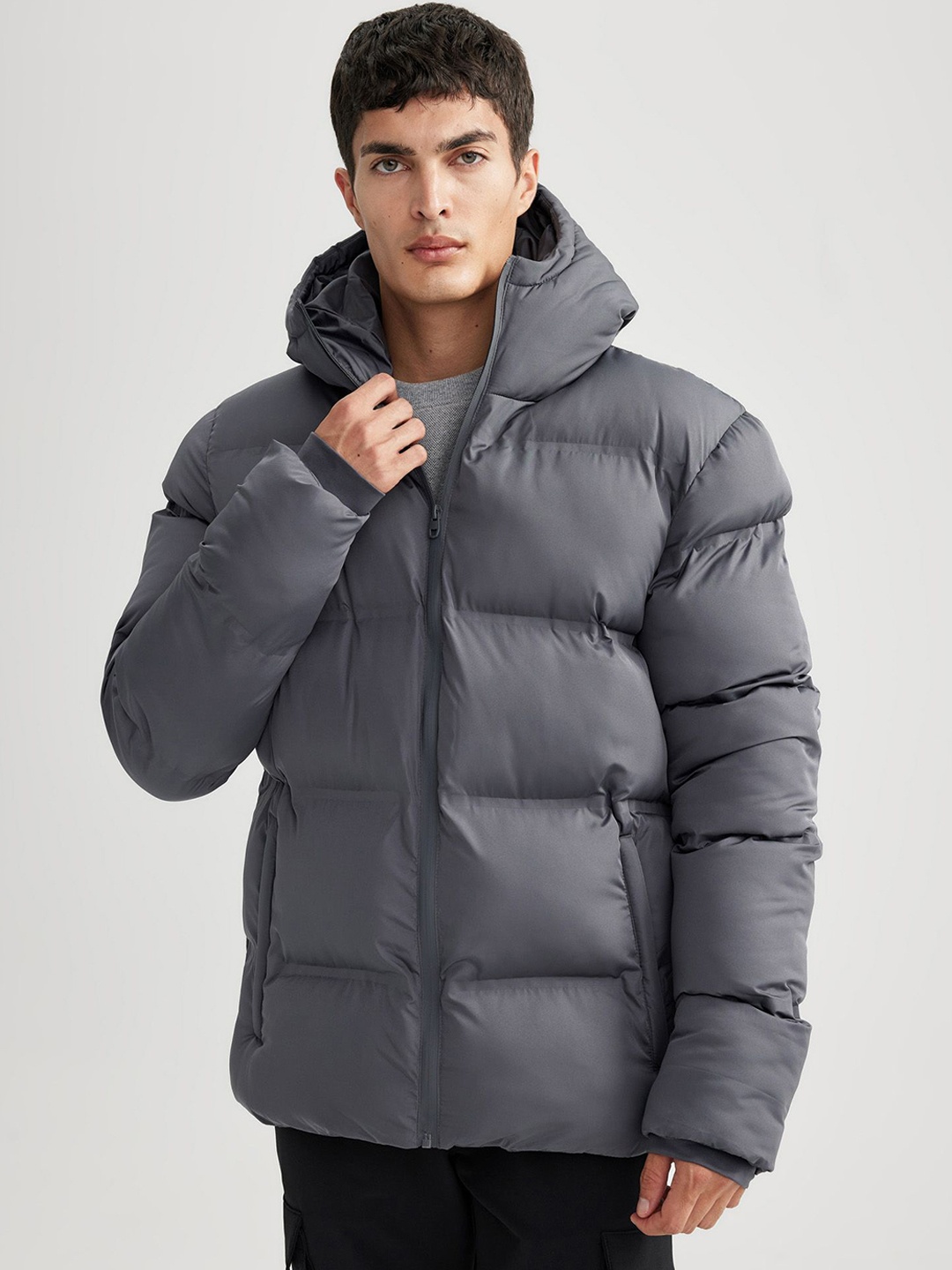 

DeFacto Men Hooded Long Sleeves Puffer Jacket, Grey