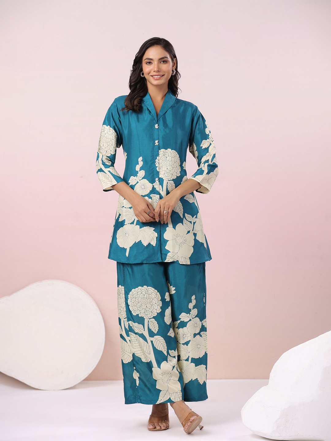 

JISORA Green Printed V-Neck Pure Silk Shirt With Palazzo