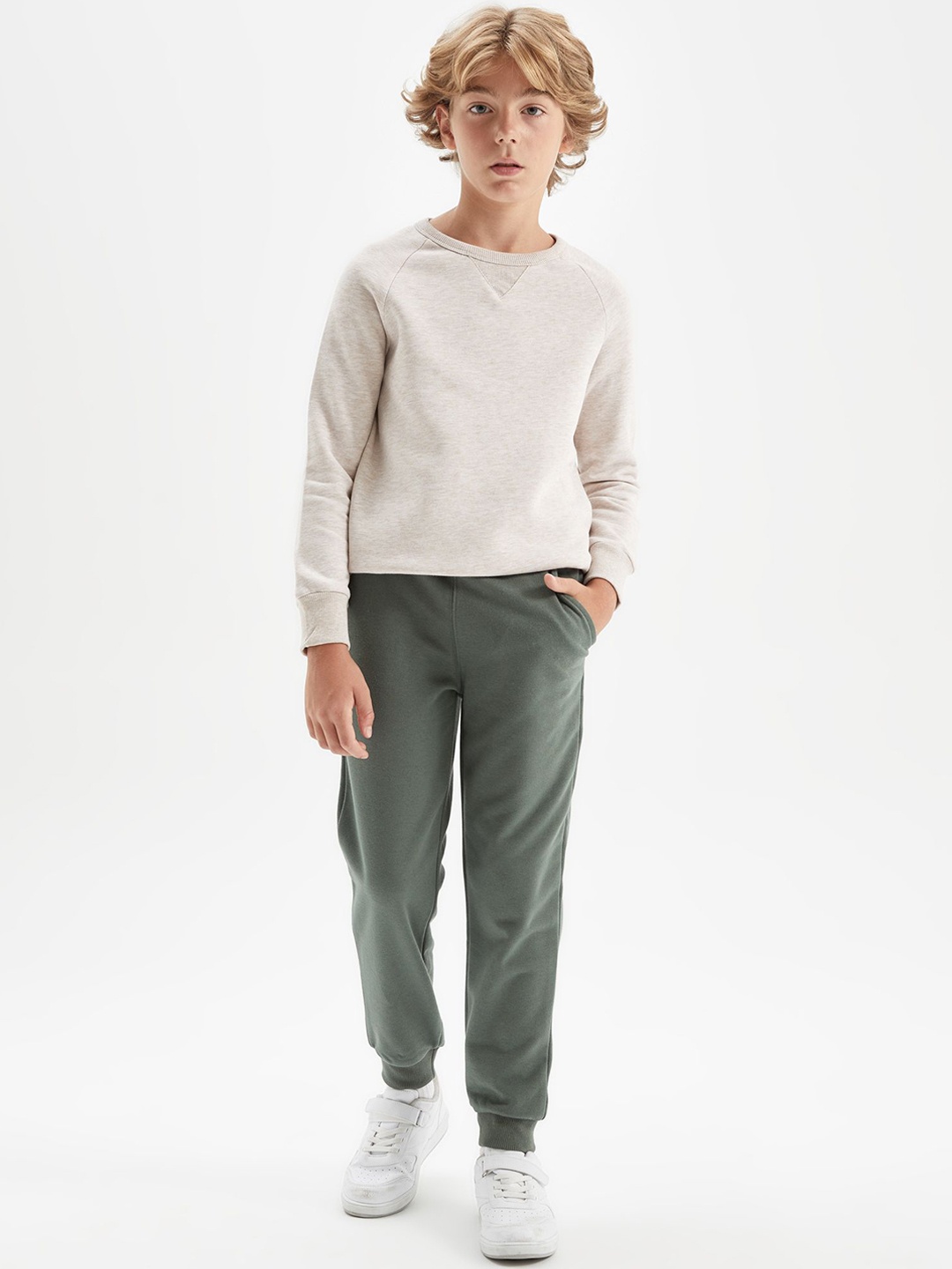 

DeFacto Boys Mid-Rise Joggers Trousers, Na