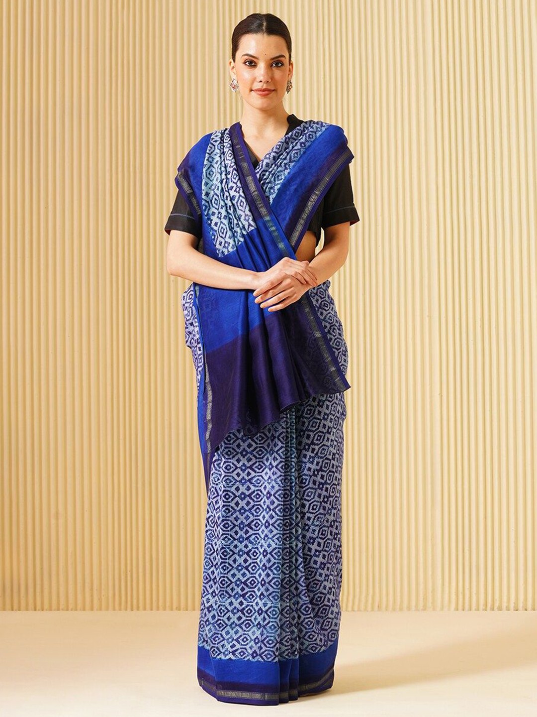 

JAYPORE Floral Printed Zari Saree, Blue