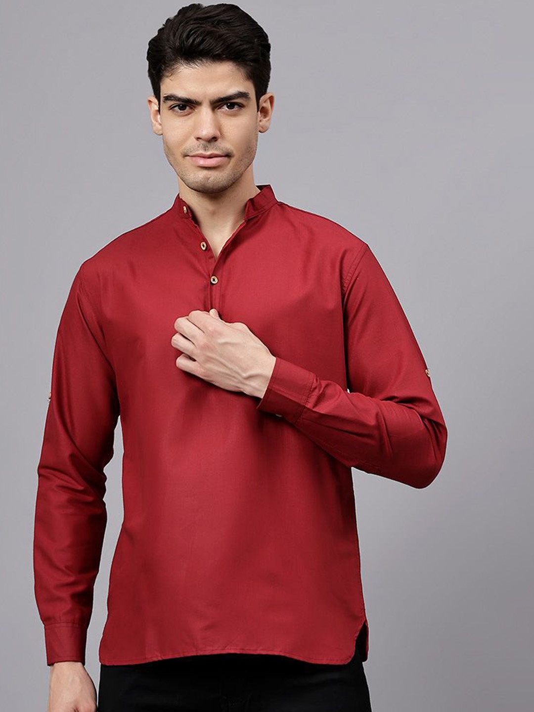 

TrendiVastra Mandarin Collar Roll-Up Sleeves Short Straight Kurta, Maroon