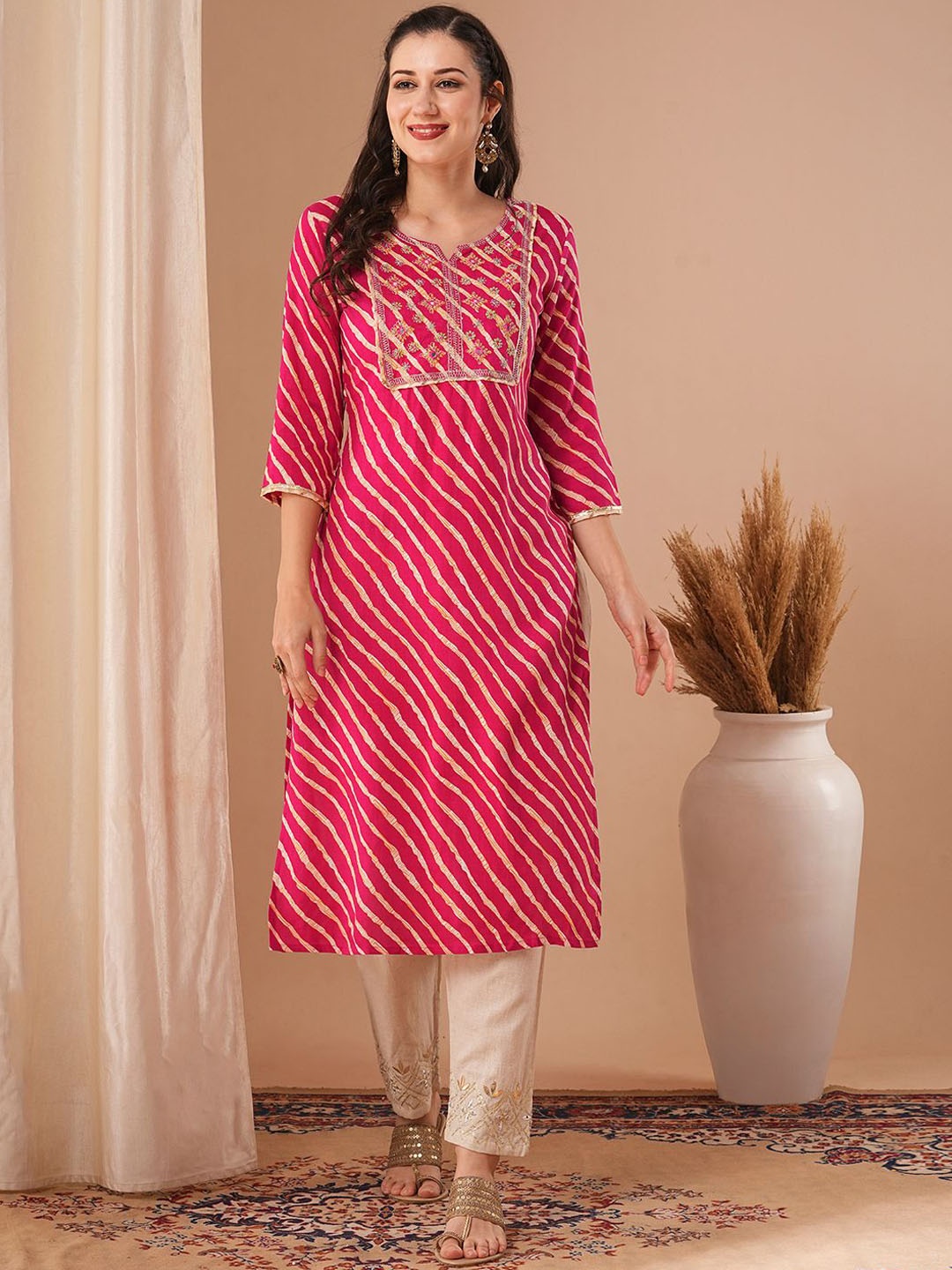 

FASHOR Women Leheriya Printed Notch Neck Mirror Work Straight Kurta, Pink