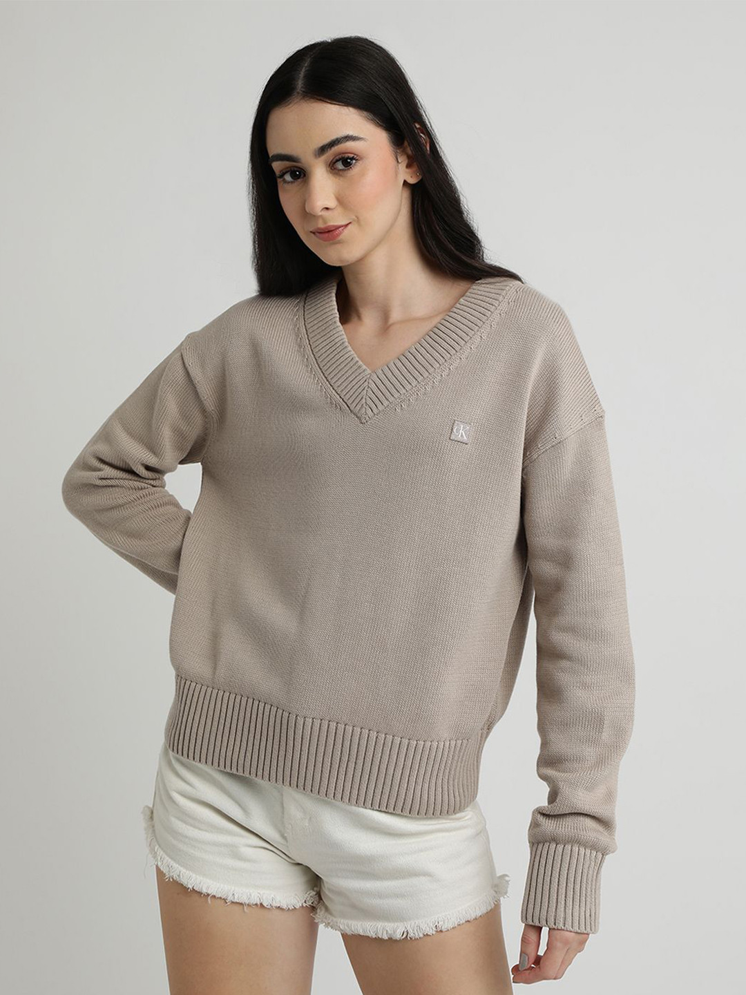 

Calvin Klein Jeans Women Cotton V-Neck Pullover Sweaters, Grey