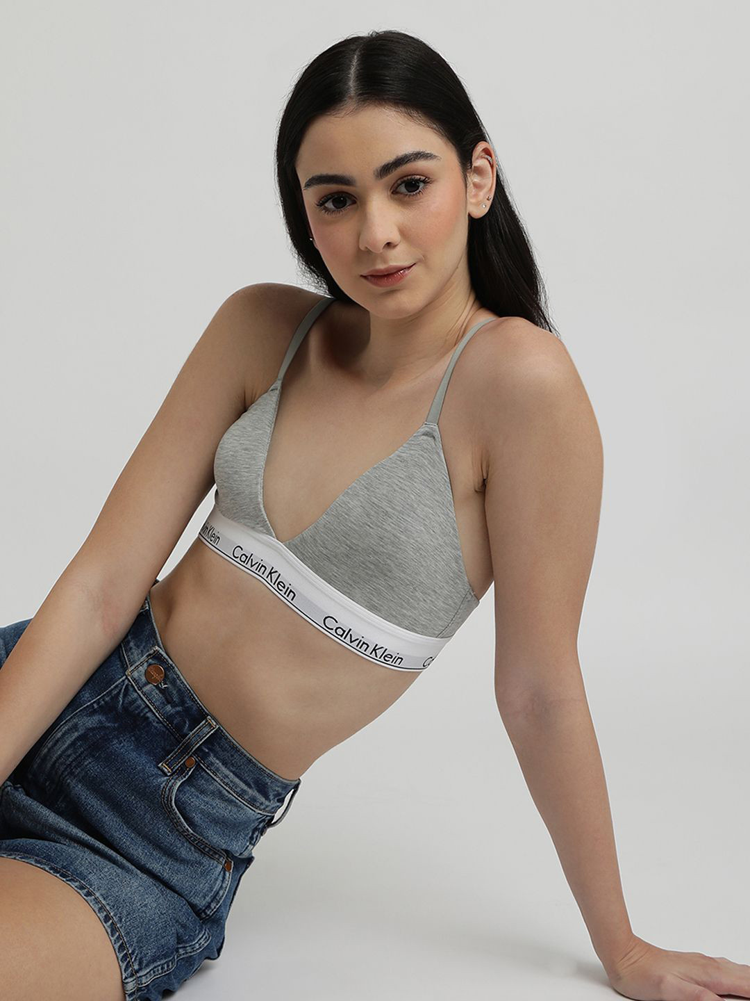

Calvin Klein Bra Medium Coverage Lightly Padded T-shirt Bra, Grey