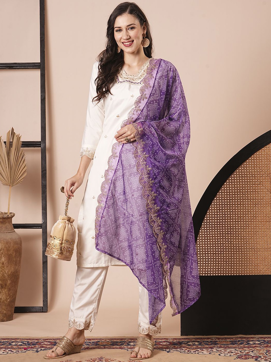 

KAYOMMI Women Ethnic Motifs Embroidered Kurta with Pyjamas & With Dupatta, Cream