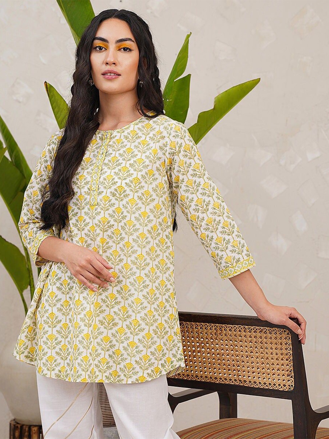 

JAYPORE Women Floral Printed Tunic, White