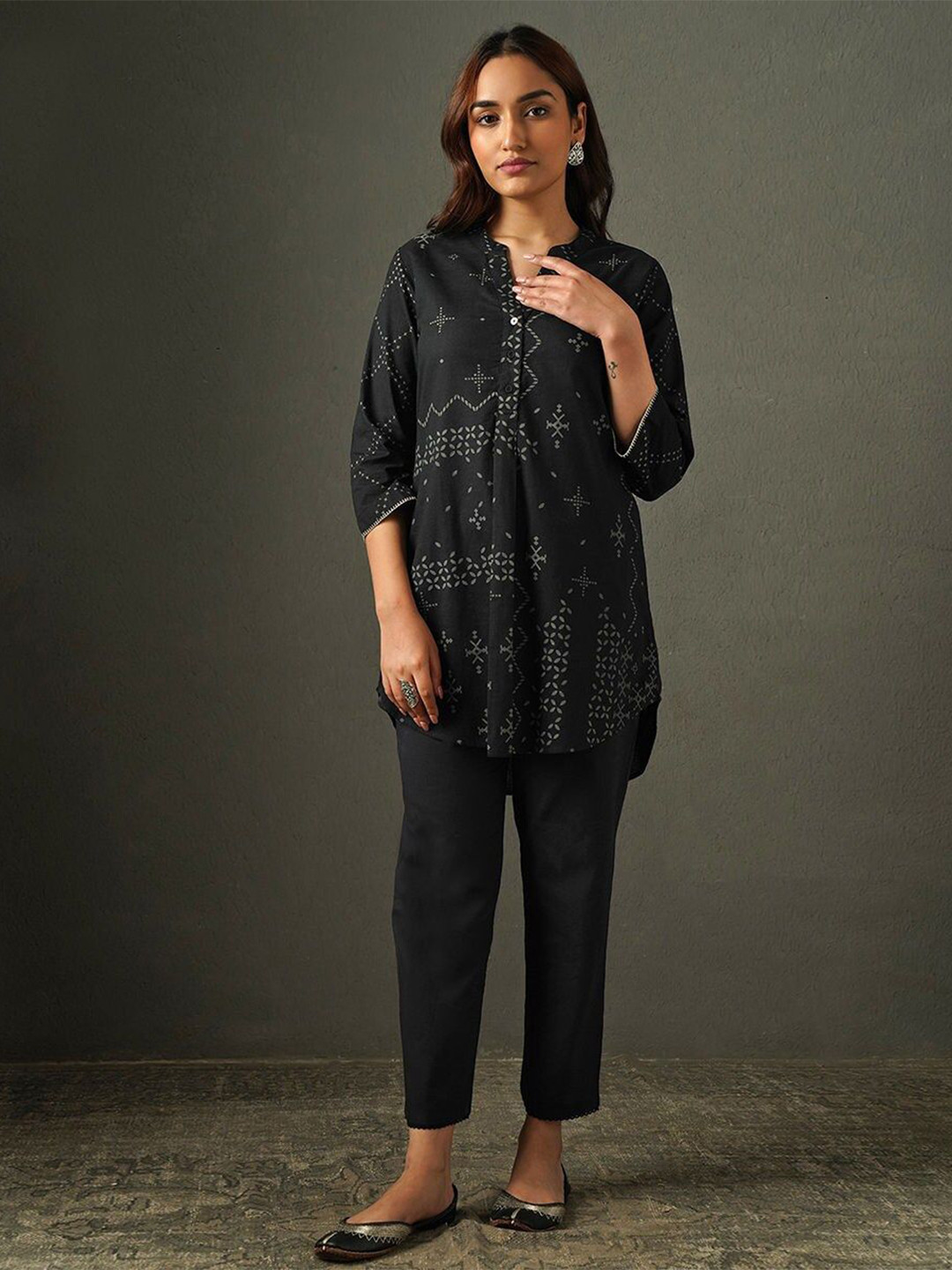

JAYPORE Women Geometric Printed CottonTunic, Black