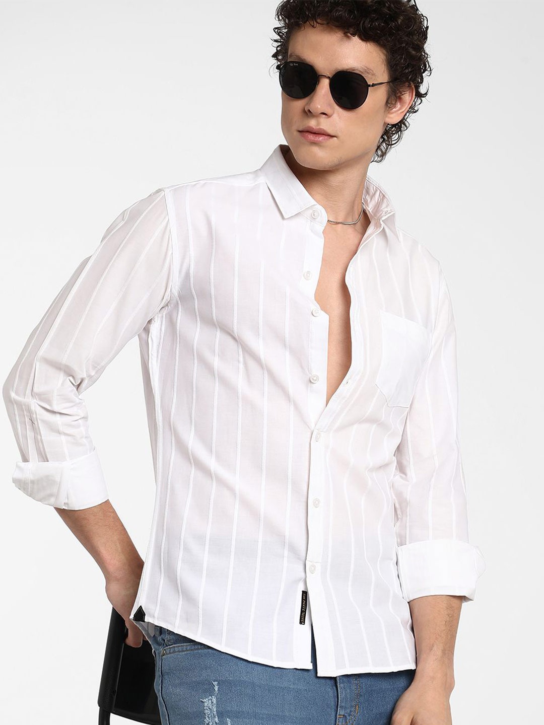 

Campus Sutra Men Comfort Spread Collar Vertical Striped Cotton Casual Shirt, White