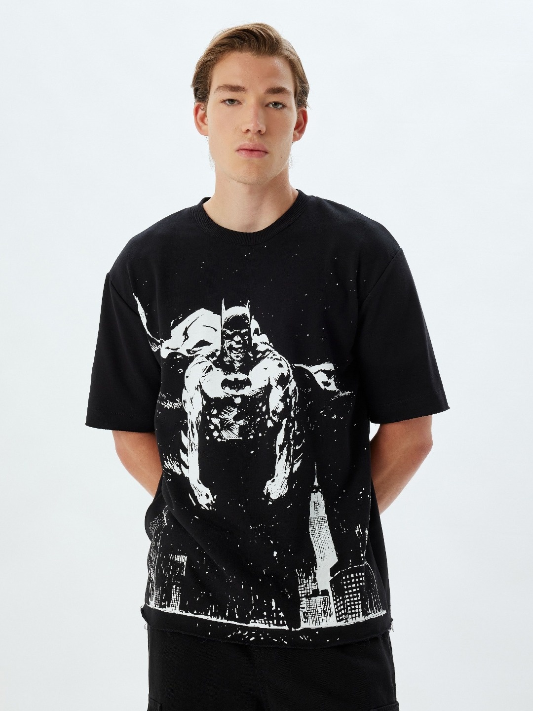 

Koton Men Graphic Printed Round Neck Cotton Oversized T-shirt, Black