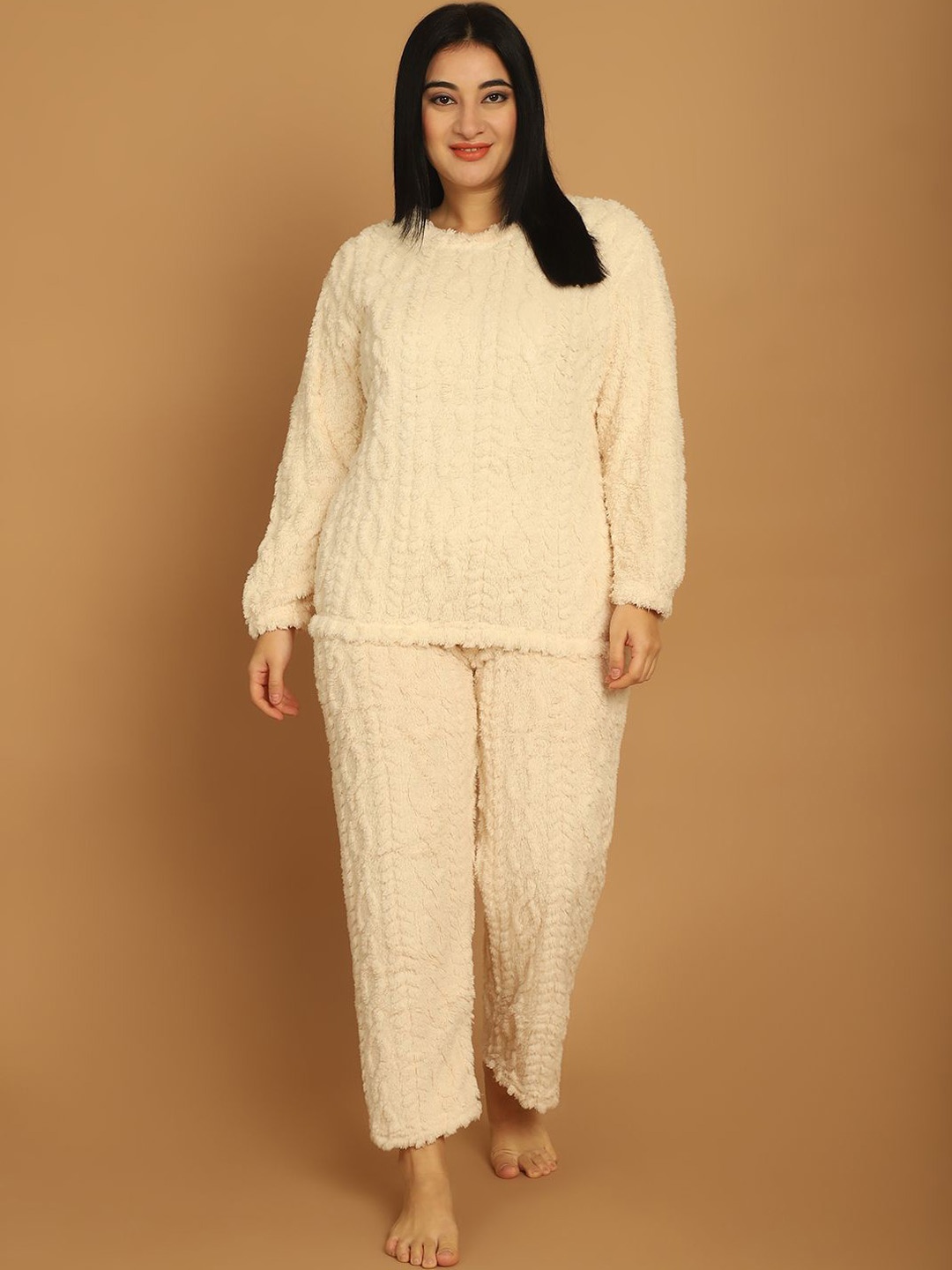 

TAG 7 Women Solid Long Sleeves Night suit, White