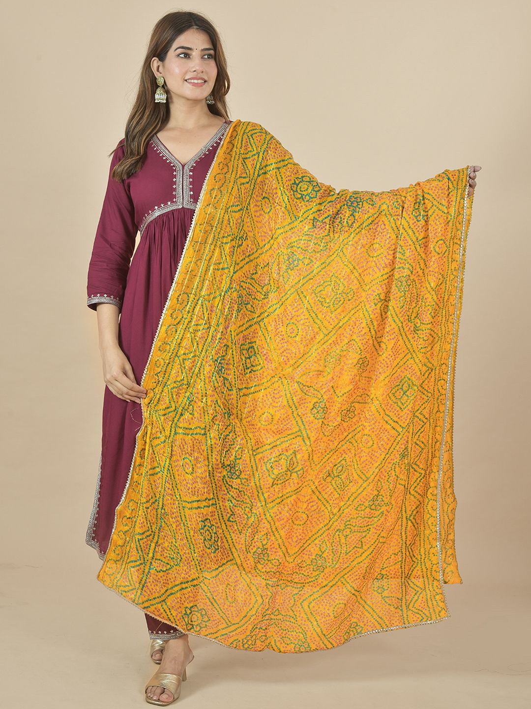 

LA FEMINAE Bandhani Printed Gotta Patti Dupatta, Yellow
