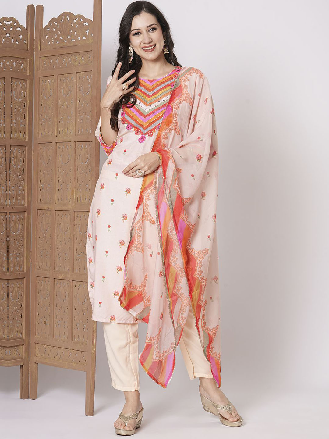 

KAYOMMI Women Ethnic Motifs Printed Kurta with Pyjamas & Dupatta, Beige
