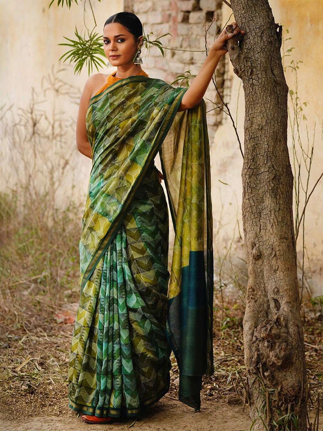 

JAYPORE Abstract Printed Zari Saree, Green