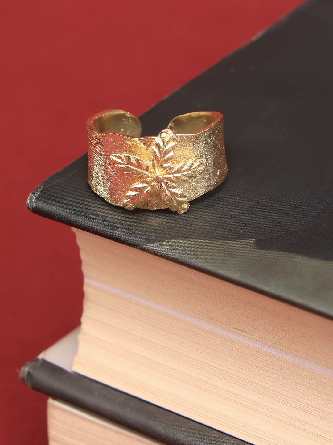 

ROYAL PITARAH Gold-Plated Adjustable Finger Ring