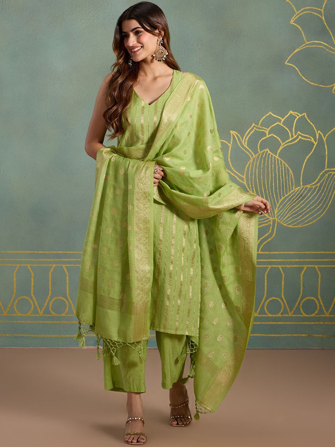 

Likha Brocade Printed V Neck Straight Kurta with Pyjamas & Dupatta, Green
