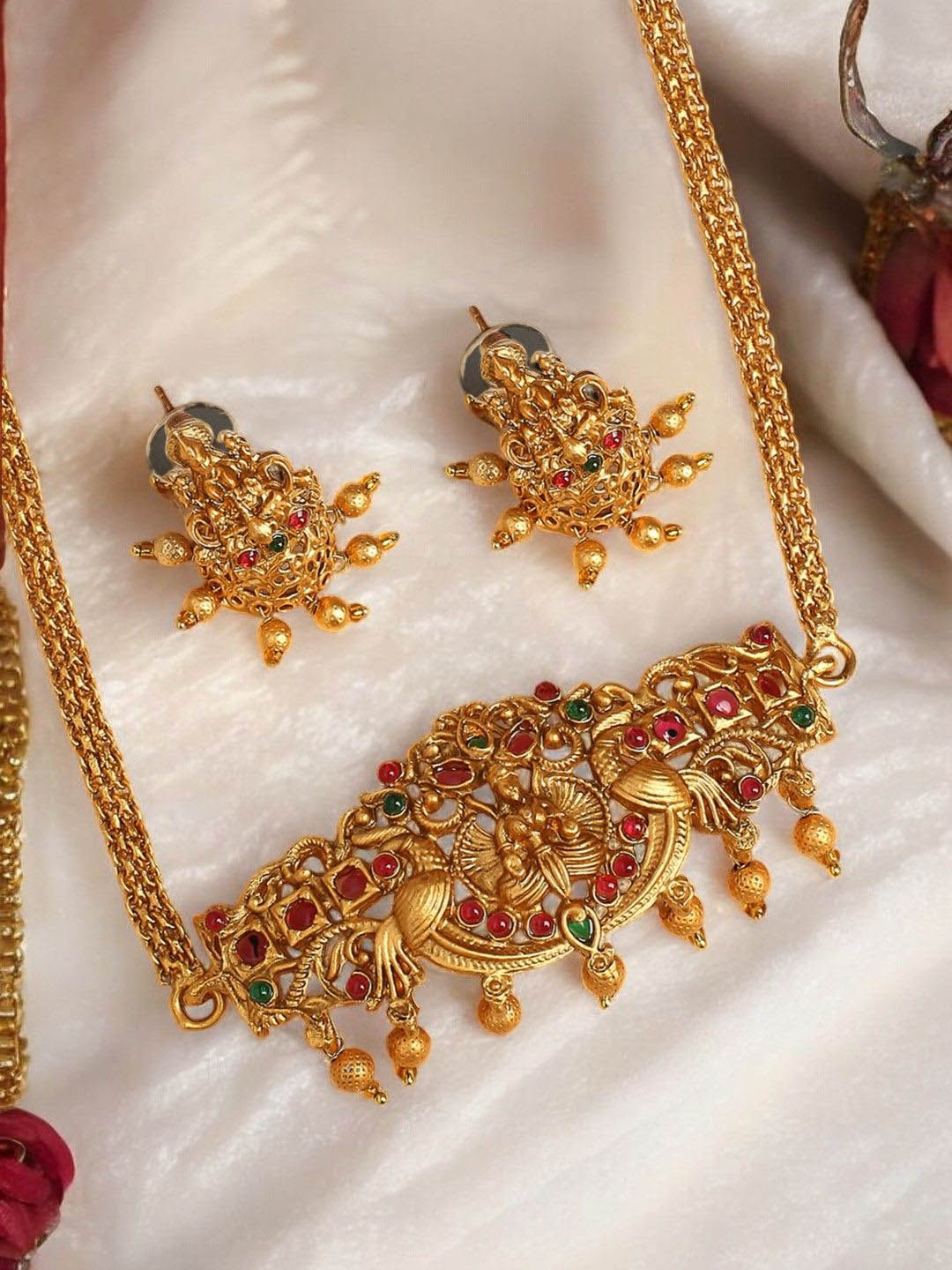 

OOMPH Stones-Studded Temple Choker Jewellery Set, Gold