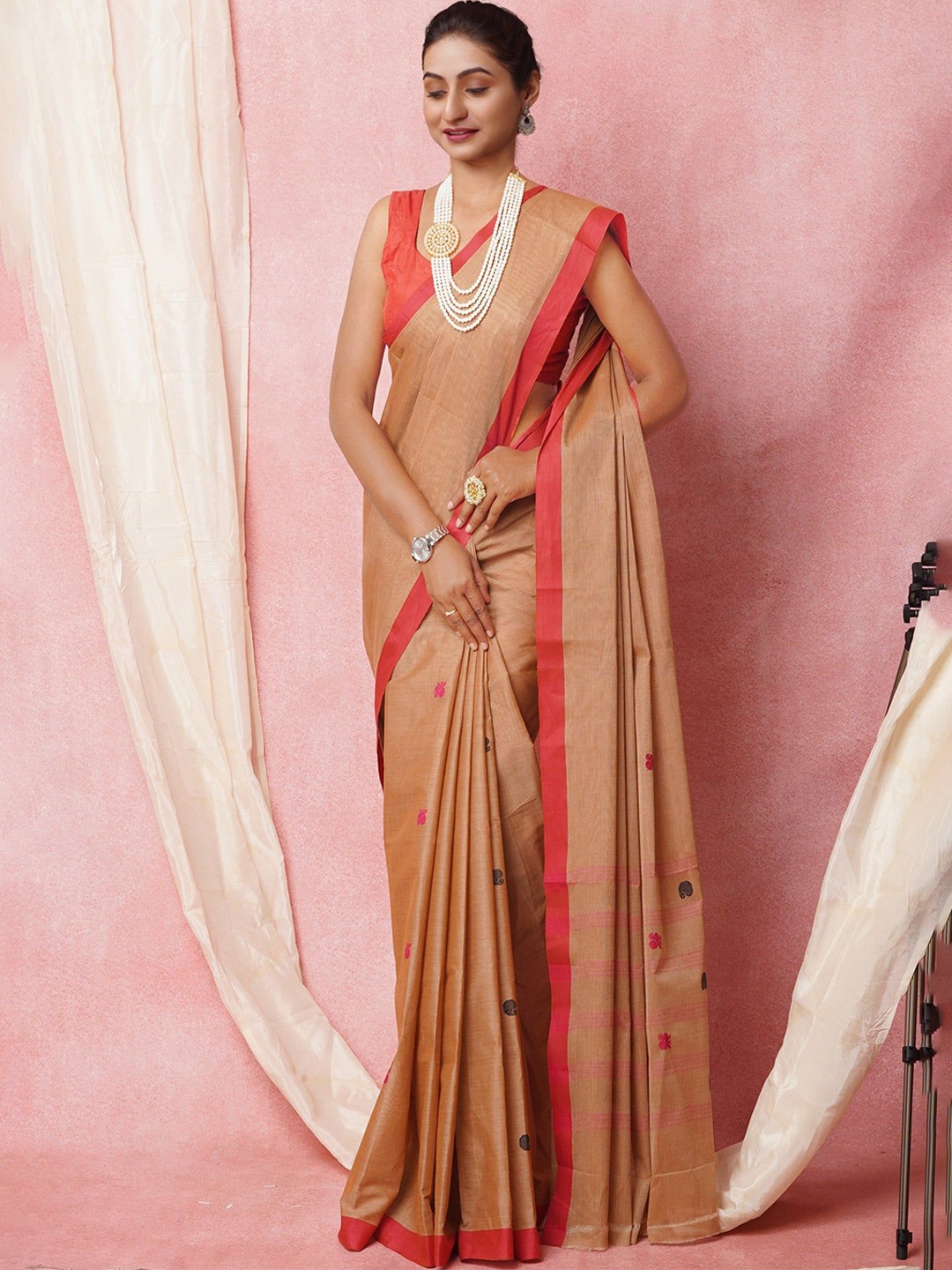 

Unnati Silks Ethnic Motifs Zari Pure Cotton Handloom Venkatgiri Saree, Brown