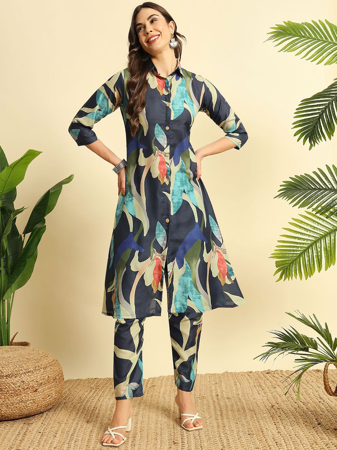 

BHUMIKA CREATION Floral Printed Shirt Collar A-Line Kurta with Trousers, Navy blue