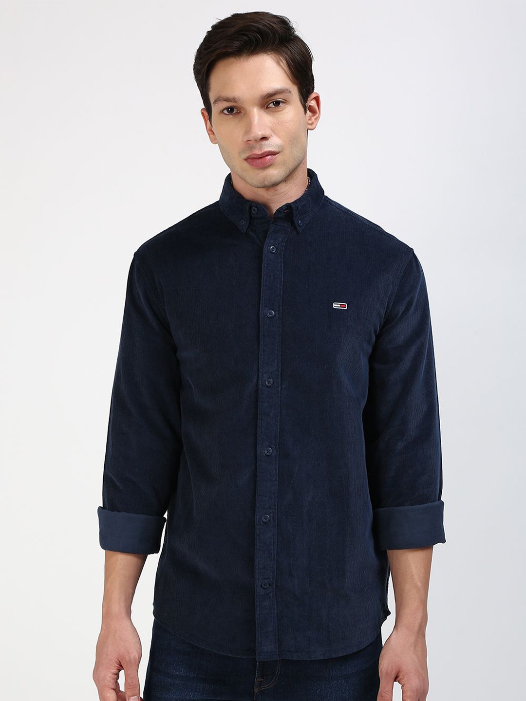 

Tommy Hilfiger Men Button-Down Collar Solid Cotton Casual Shirt, Navy blue