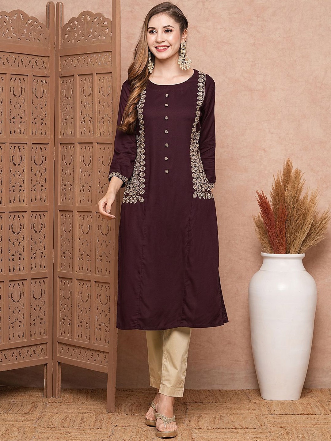 

FASHOR Women Ethnic Motifs Embroidered Sequinned Kurta, Burgundy