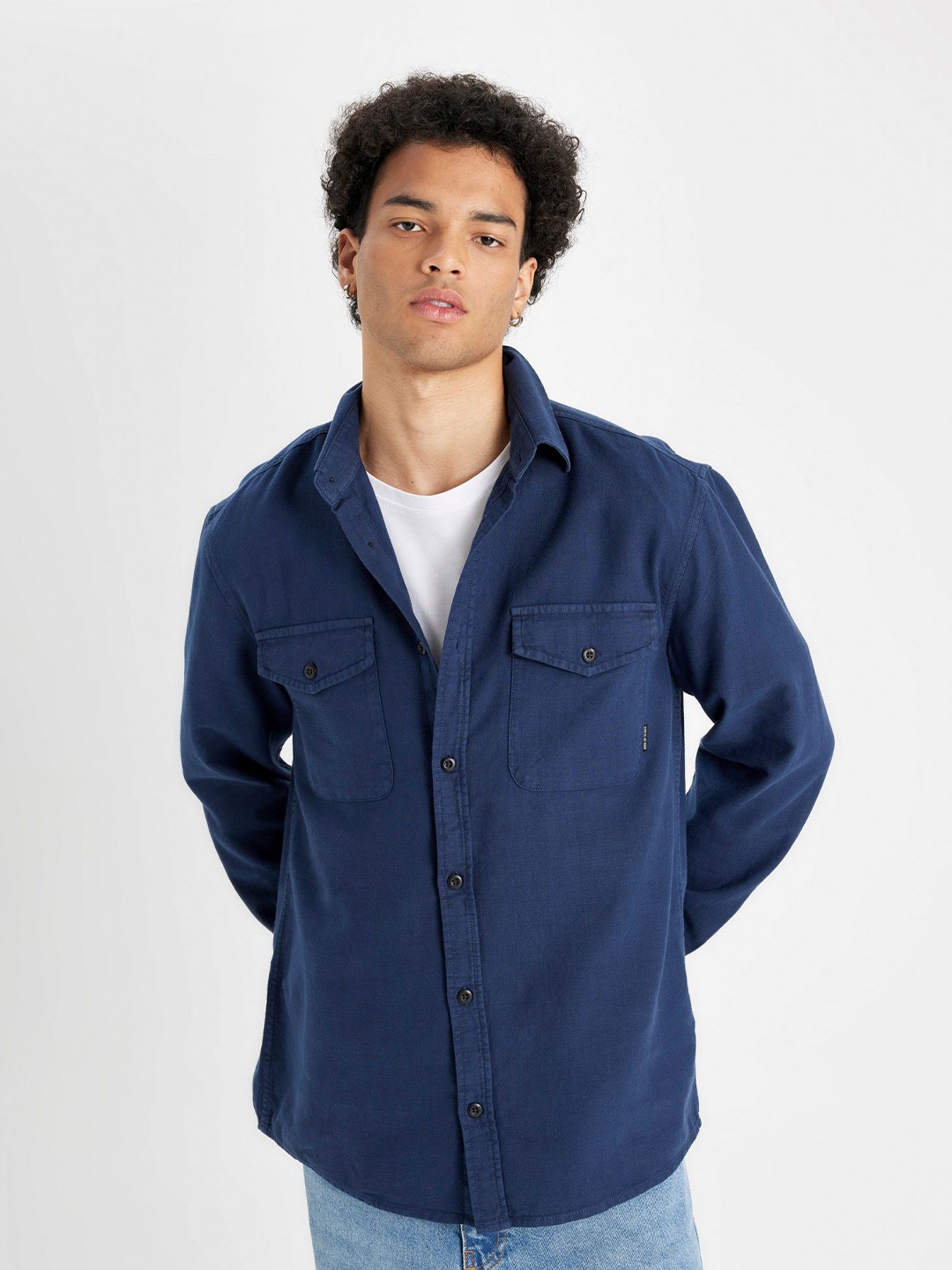 

DeFacto Men Spread Collar Solid Cotton Casual Shirt, Blue