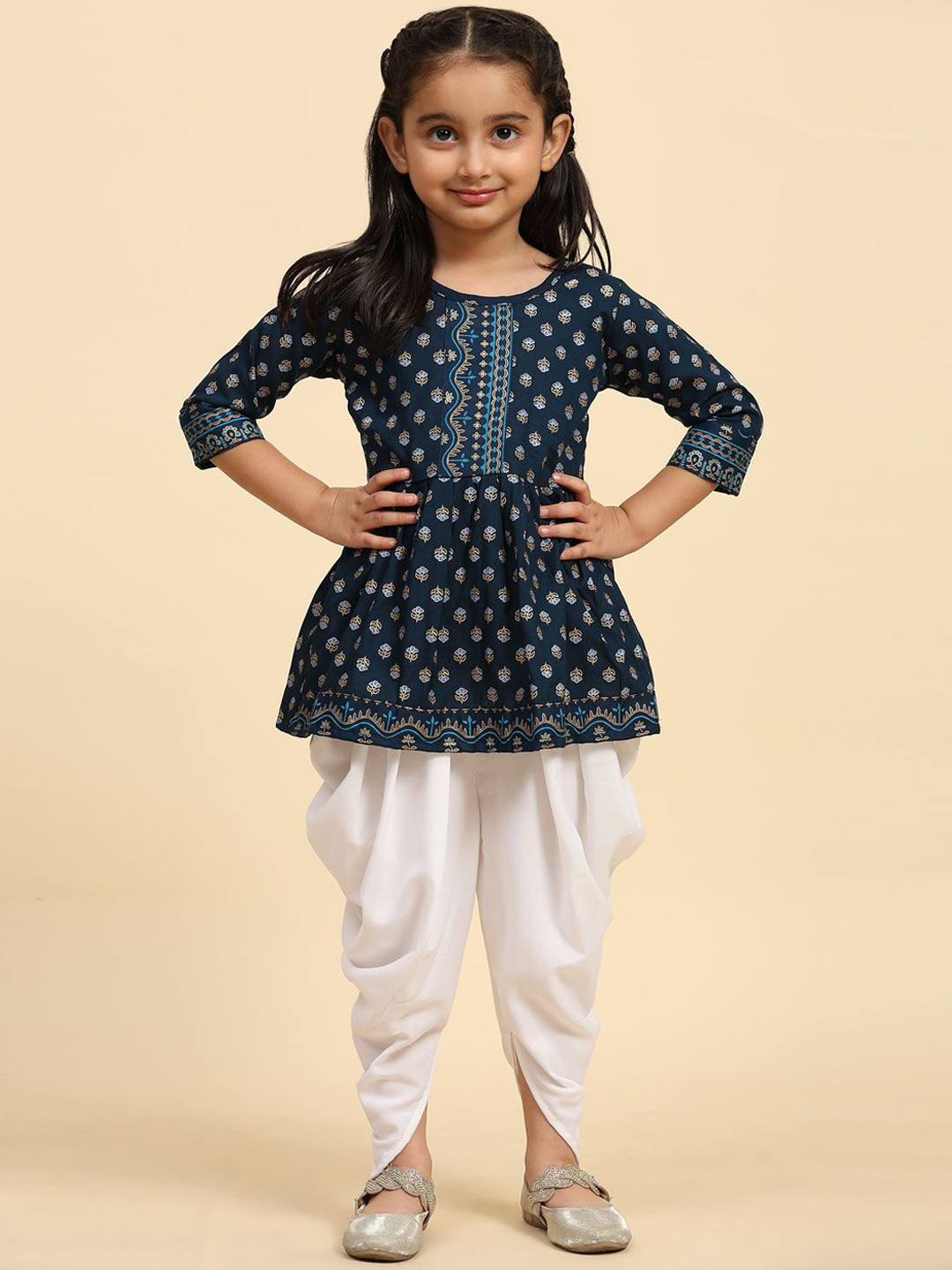

SHIJILA Floral Printed Round Neck Zari Anarkali Kurta With Dhoti Pants, White