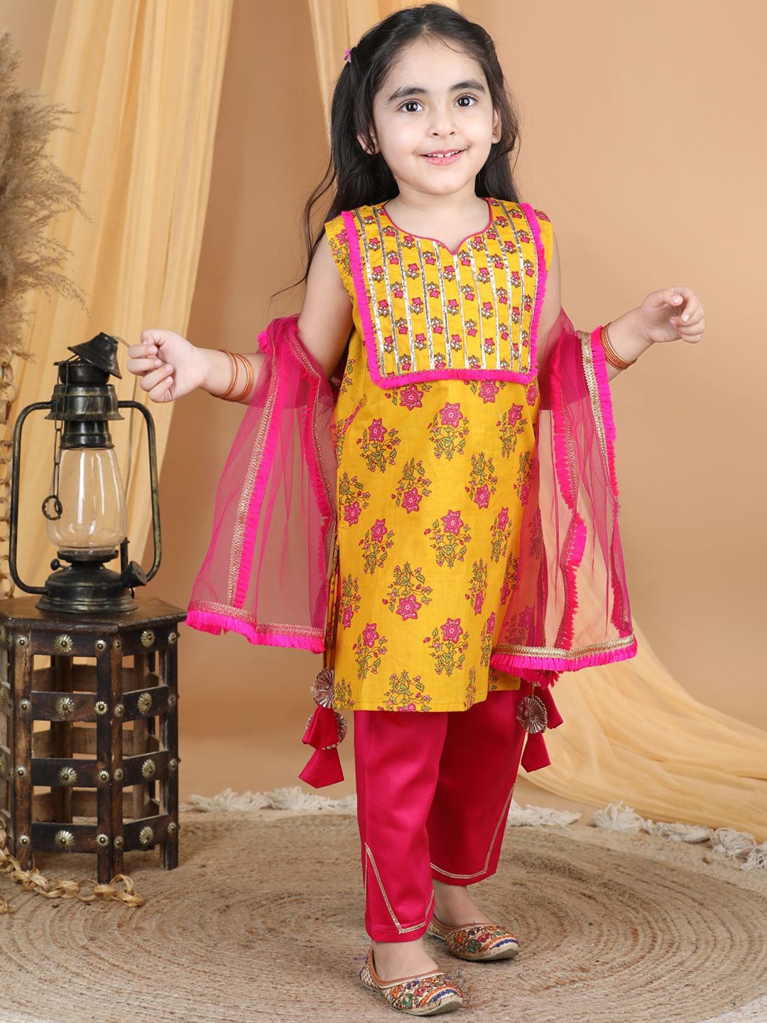 

Here&Now X Kinder Kids Girls Floral Printed Pure Cotton Kurta With Trousers & Dupatta, Yellow