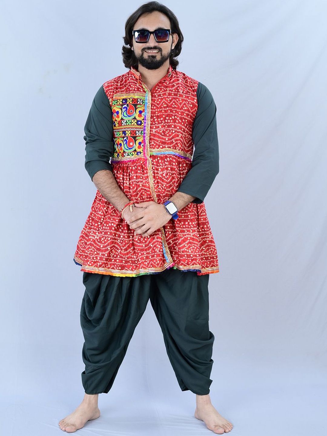 

AGLARE Bandhani Printed Regular Mirror Work Kurta with Dhoti Pants, Green