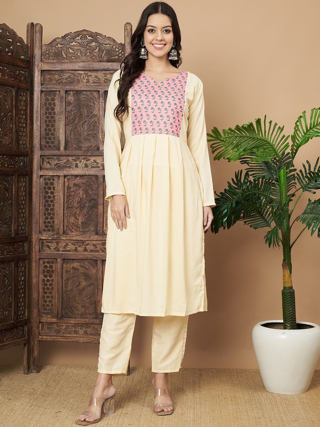 

HETVI CREATION Ethnic Motifs Printed Pleated Kurta With Trousers & Dupatta, White