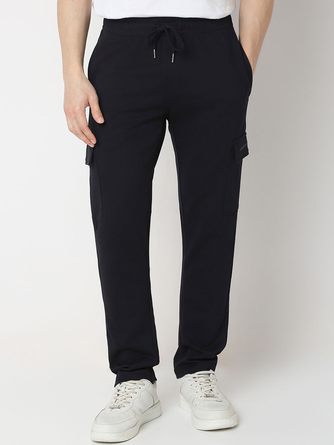 

Underjeans by Spykar Men Mid Rise Cargo Trousers, Black