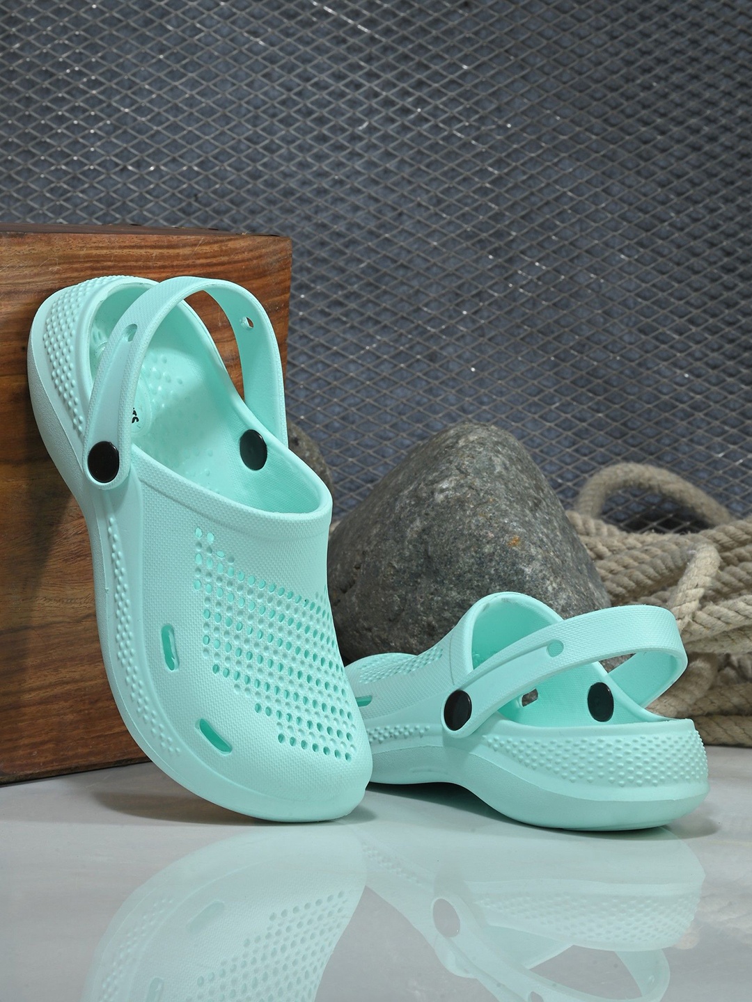 

OFF LIMITS Women Rubber Clogs, Sea green