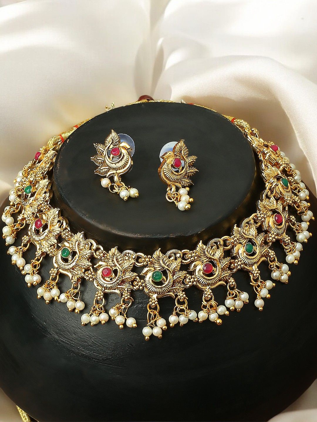 

OOMPH Stones Studded & Beaded Temple Jewellery Set, Gold