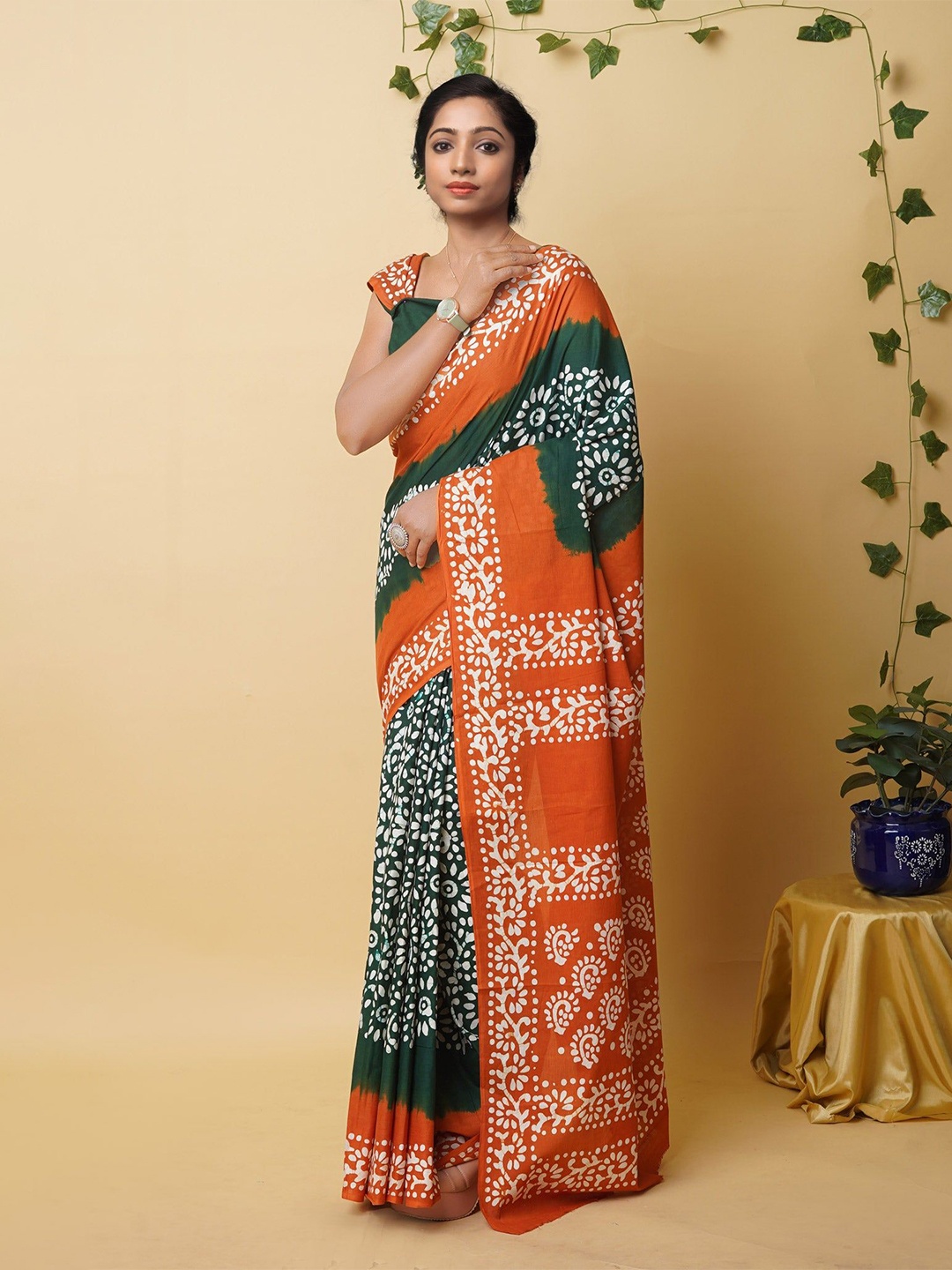 

Unnati Silks Ethnic Motifs Pure Cotton Handloom Block Print Saree, Green