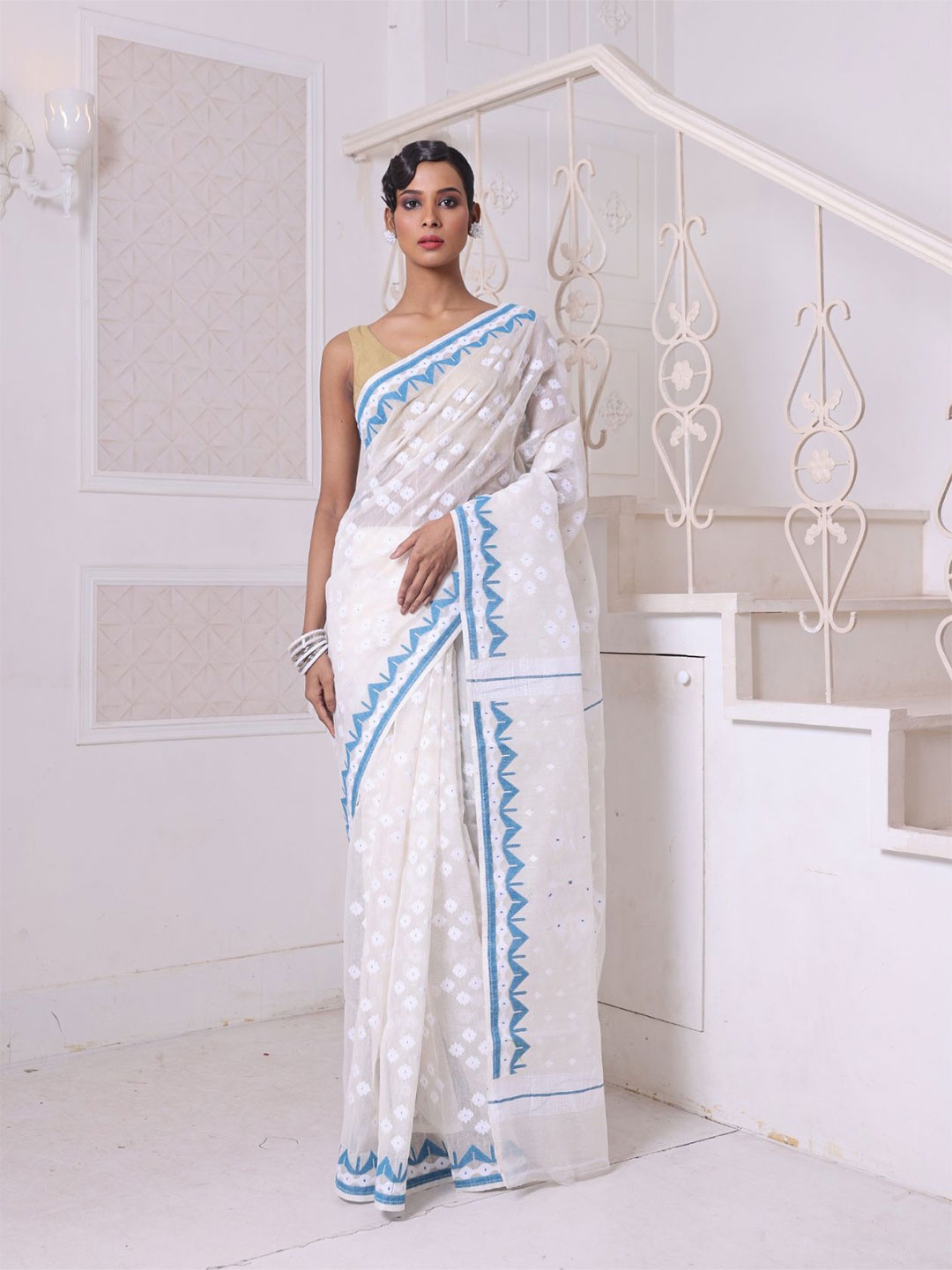 

Charukriti Ethnic Motifs Woven Design Pure Cotton Jamdani Saree, Off white