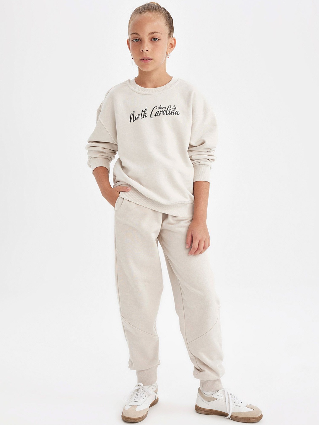 

DeFacto Girls Mid-Rise Trousers, Off white